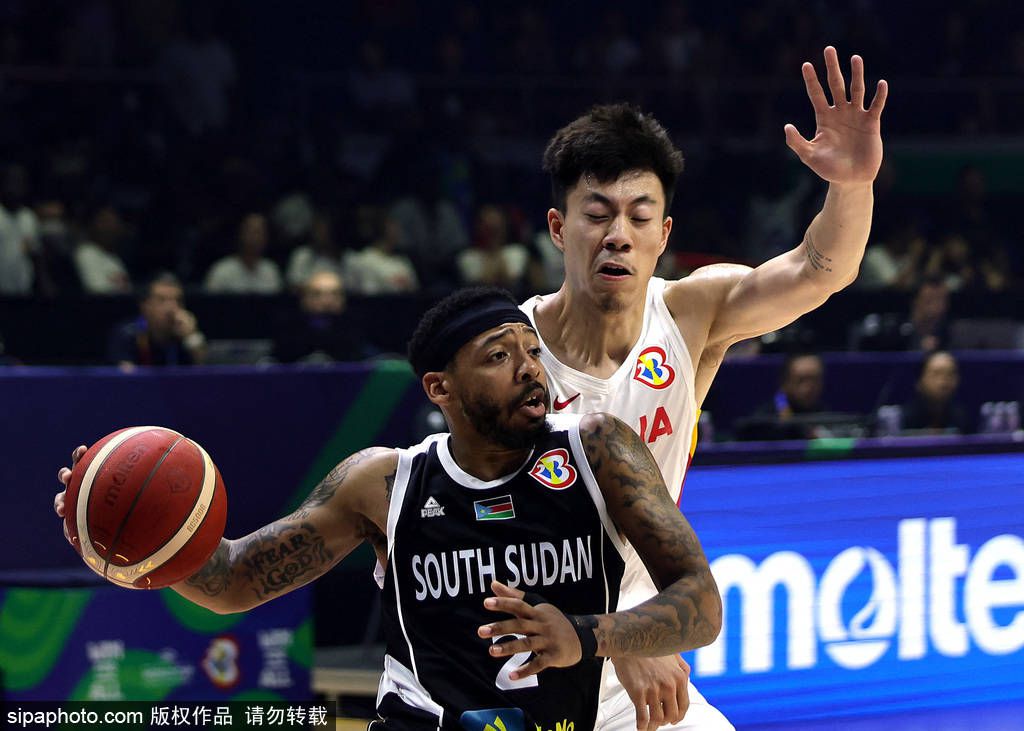 原始与文明之间的差距一旦缩小，原始就要受到侵犯。
